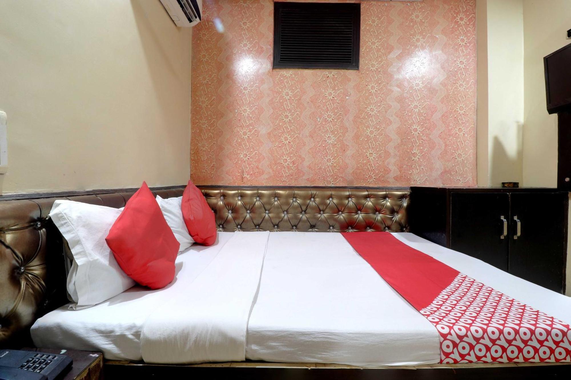 Oyo Flagship 81569 The Red Rose Inn Nuova Delhi Esterno foto