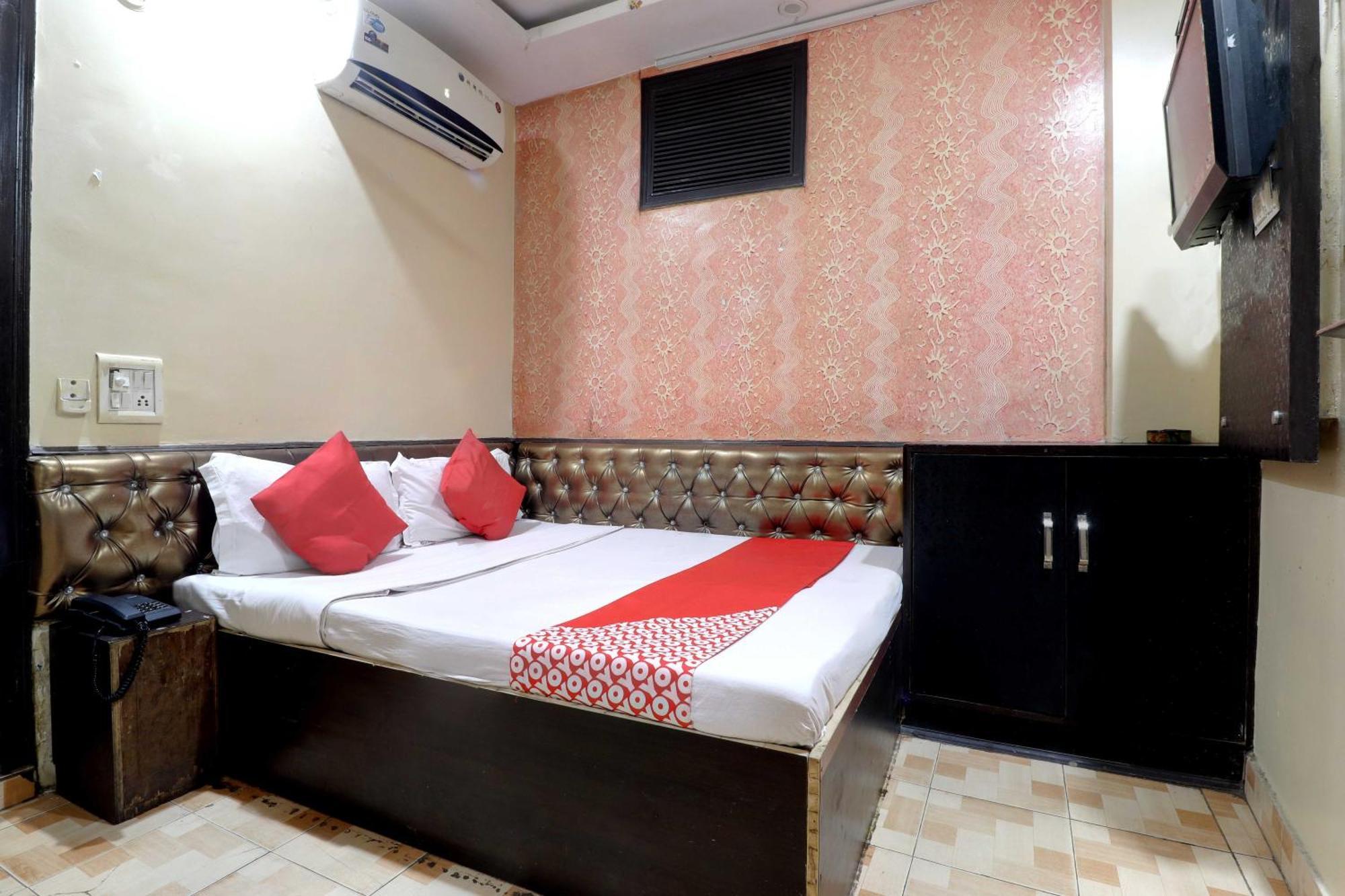 Oyo Flagship 81569 The Red Rose Inn Nuova Delhi Esterno foto