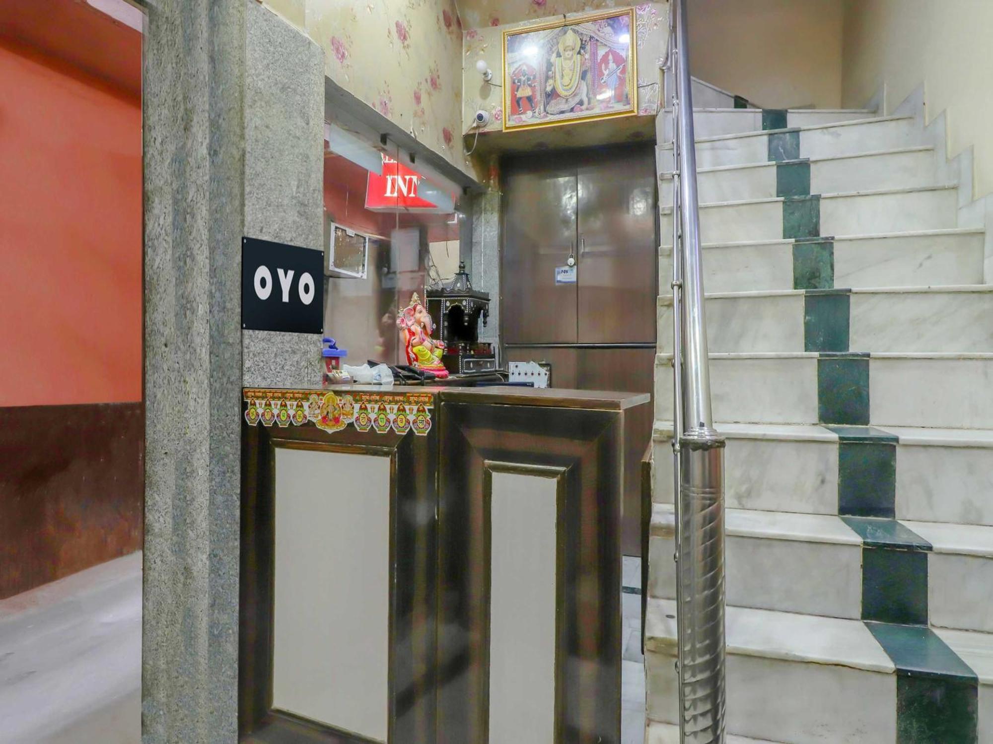 Oyo Flagship 81569 The Red Rose Inn Nuova Delhi Esterno foto